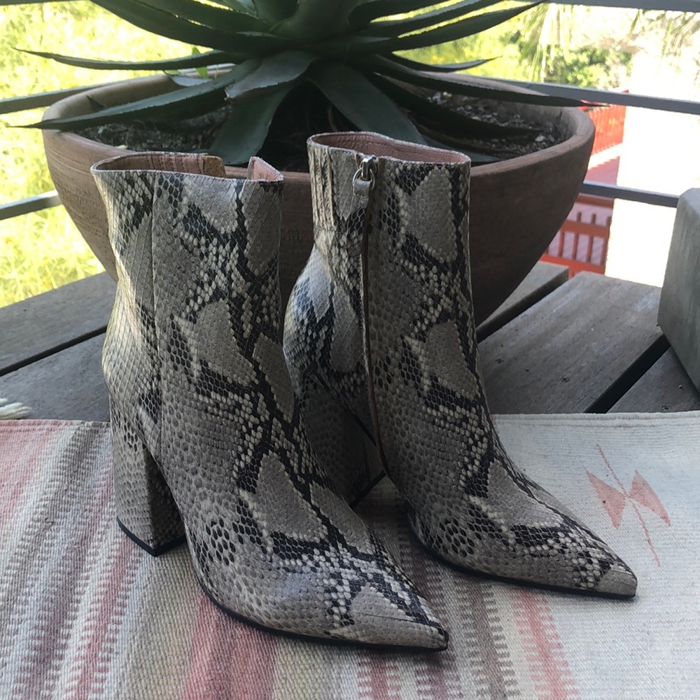 Alias Mae Ahara Boot